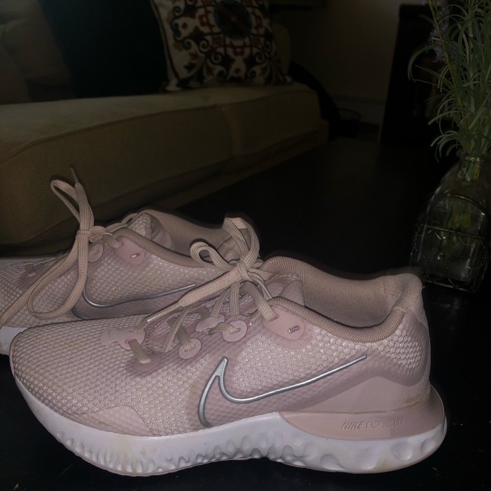 Nike tennis shoes